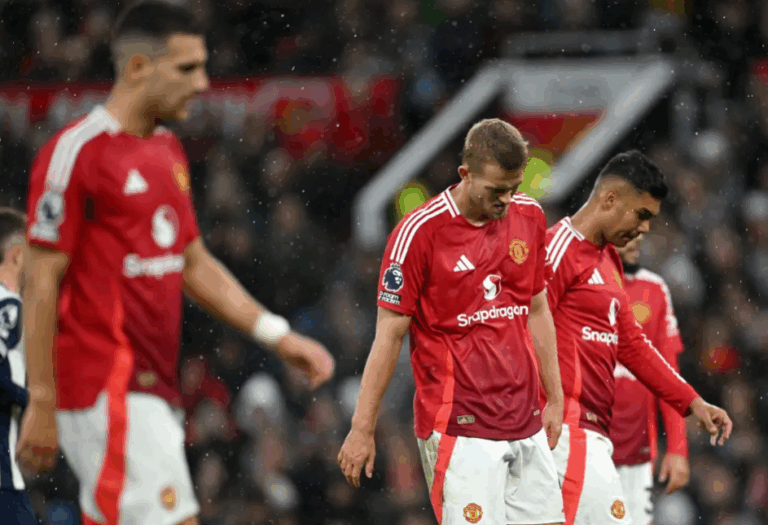 Manchester United Tiefpunkt Schlechtestes Ergebnis seit 51 Jahren im Old Trafford